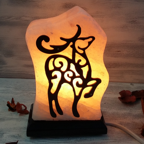 Лампа солевая олень (гималайская соль) фотография