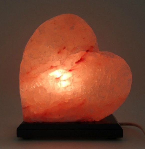 Лампа солевая сердце (гималайская соль) фотография